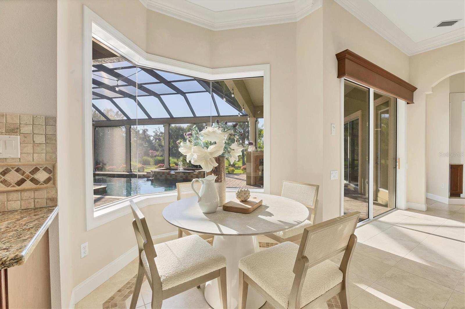 FOUNDERS CLUB - Residential