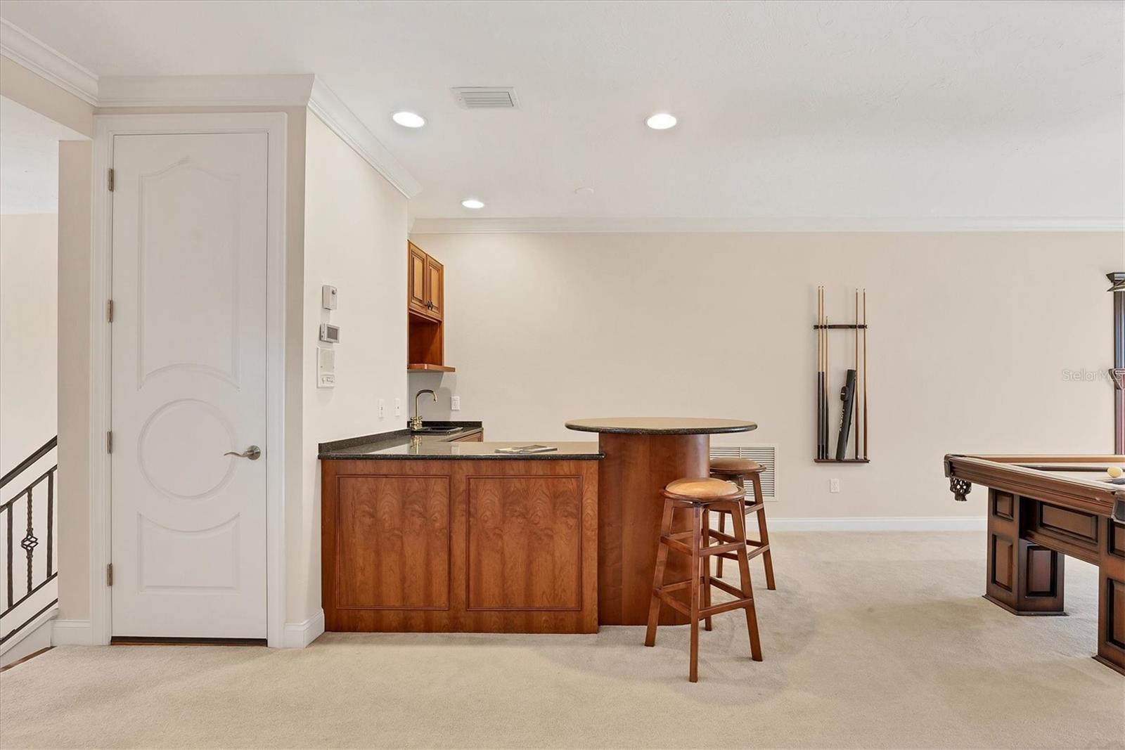 FOUNDERS CLUB - Residential