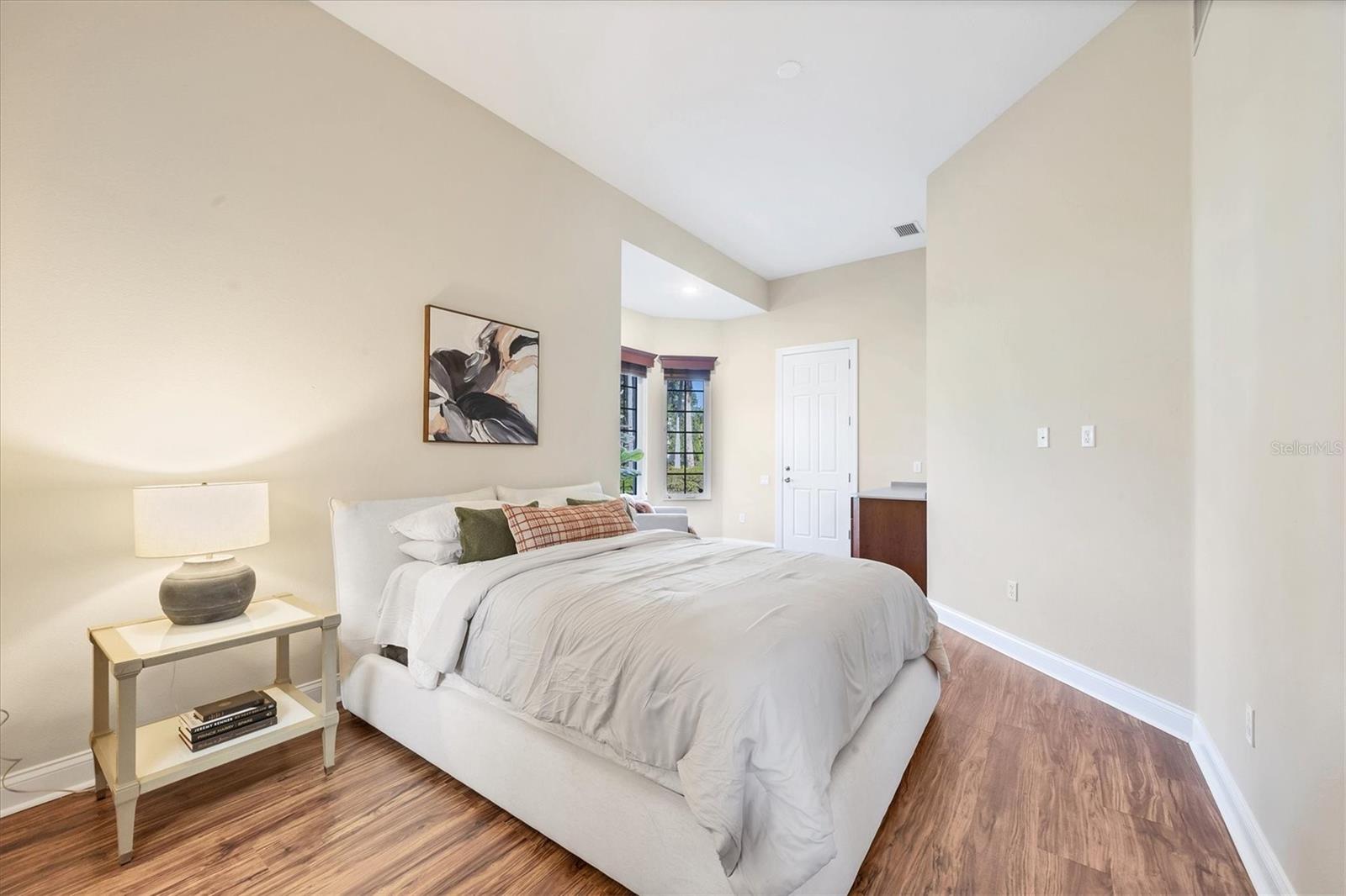 FOUNDERS CLUB - Residential