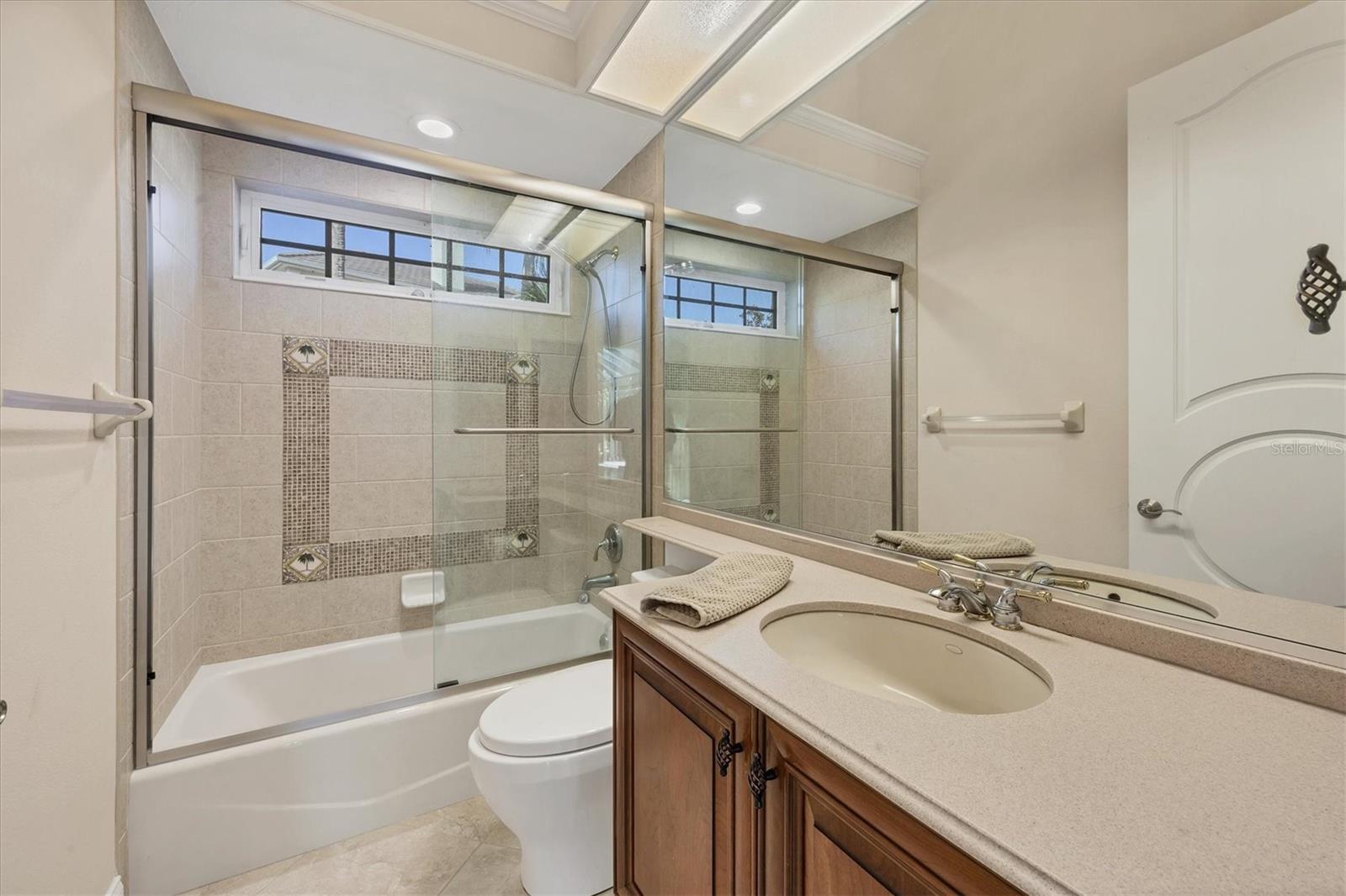 FOUNDERS CLUB - Residential