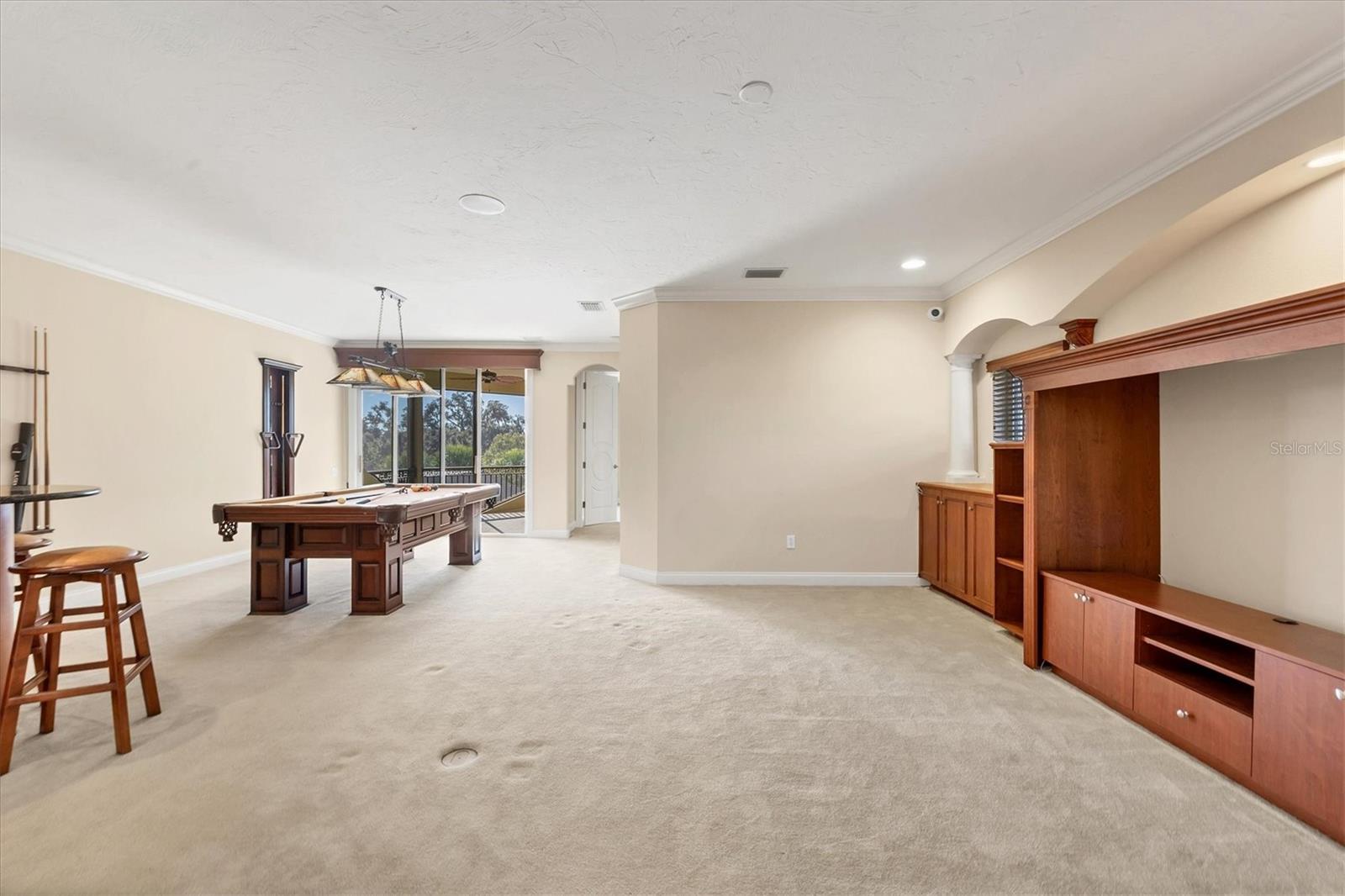 FOUNDERS CLUB - Residential