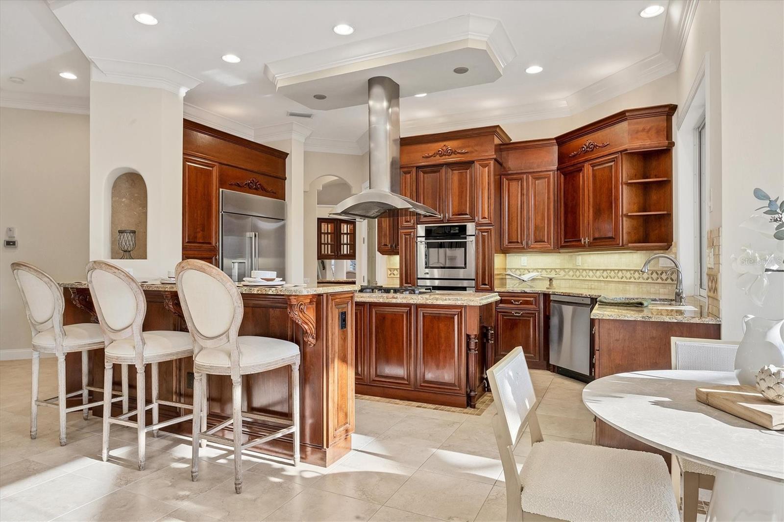 FOUNDERS CLUB - Residential