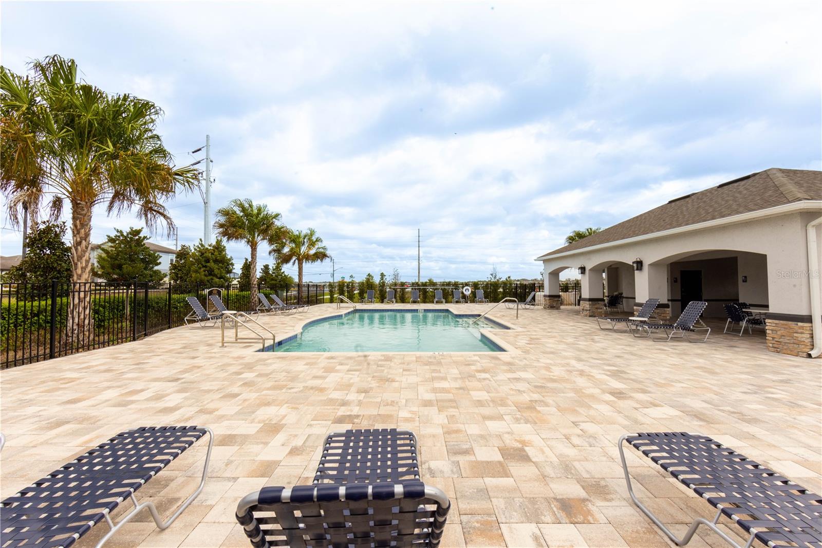 TOWNS AT NARCOOSSEE COMMONS - Residential