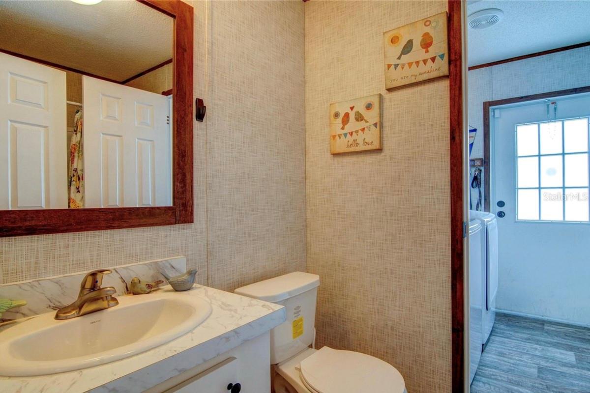 UNIVERSITY OAKS - Residential