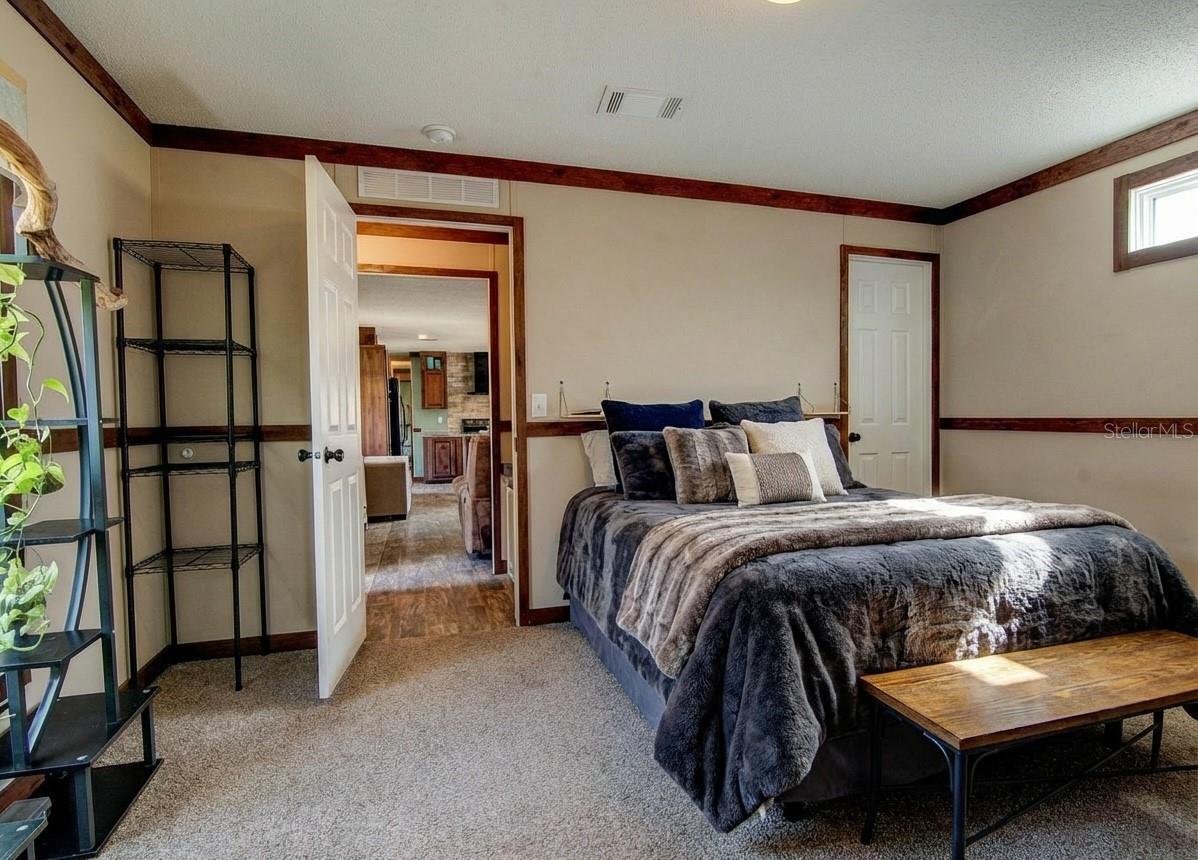 UNIVERSITY OAKS - Residential