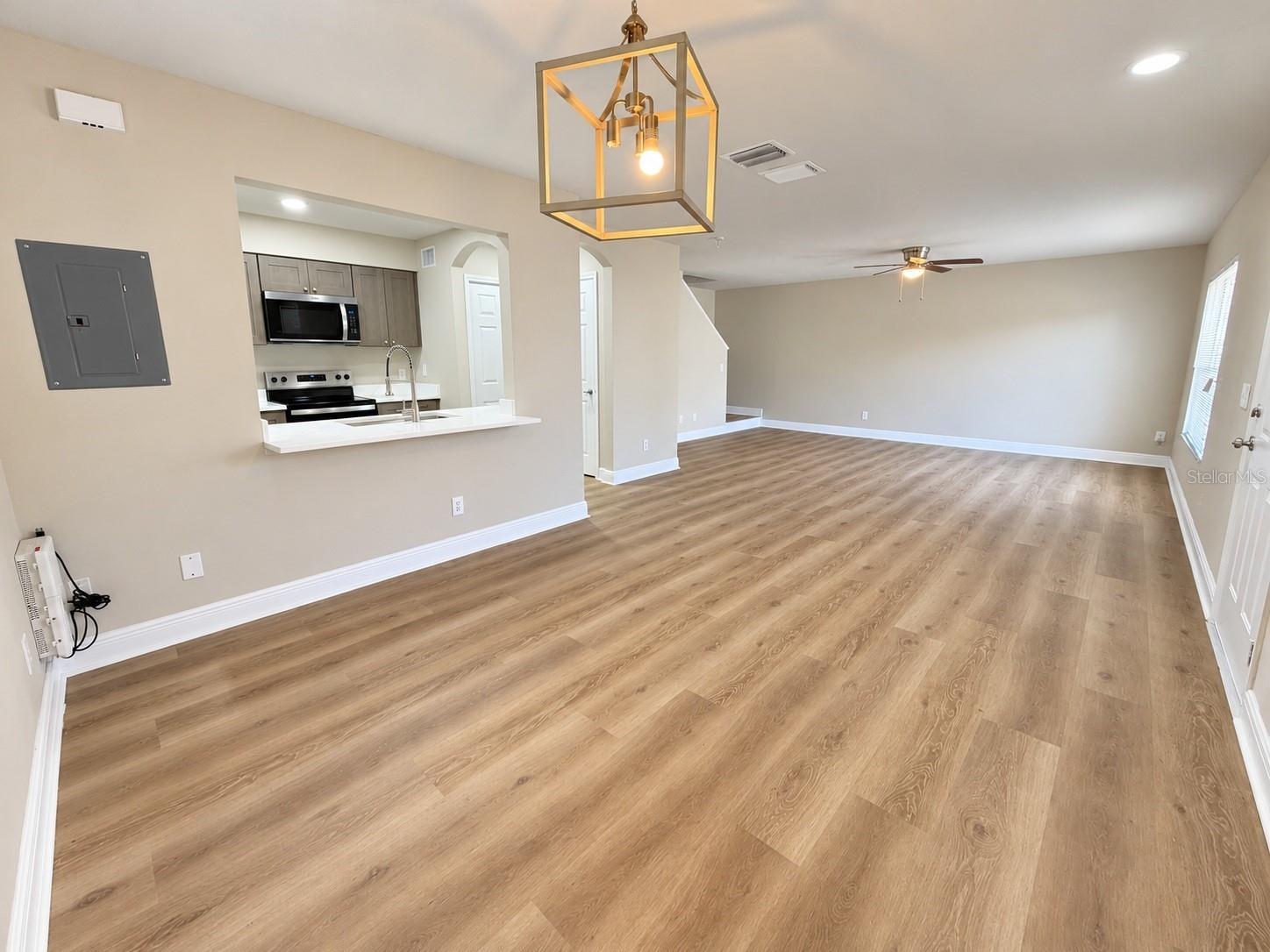 7338 E BANK DRIVE