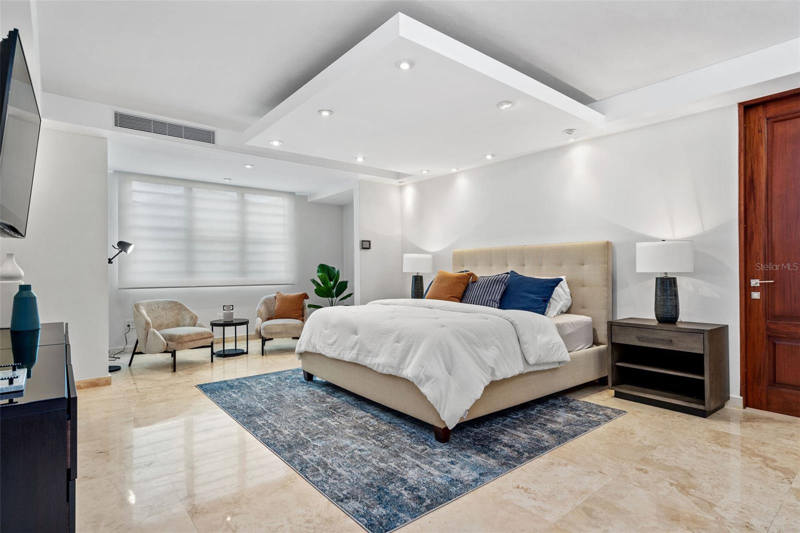 PASEO SAN JUAN - Residential