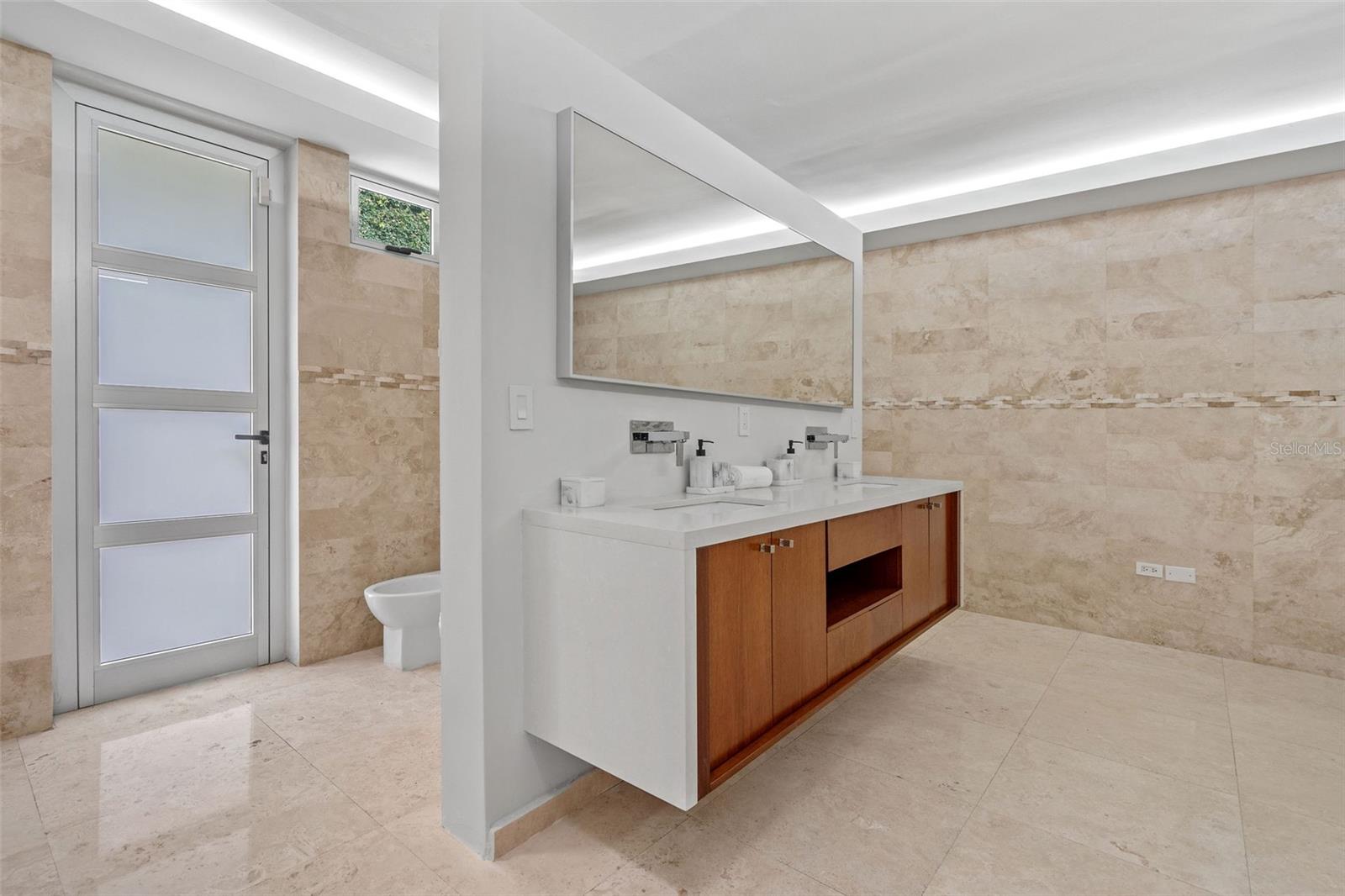 PASEO SAN JUAN - Residential