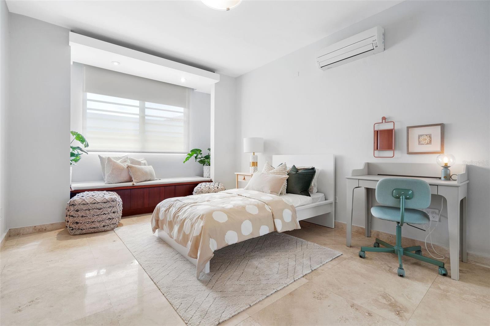 PASEO SAN JUAN - Residential