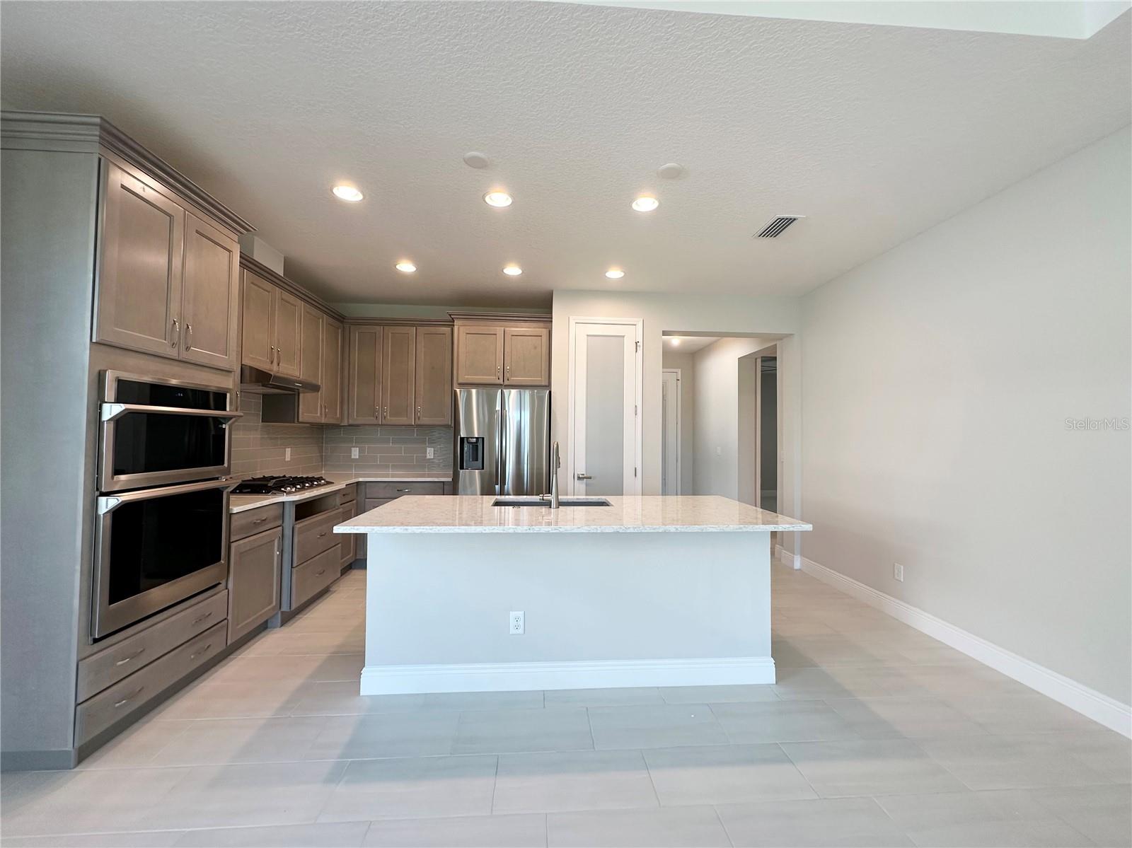 WATERCOLOR PLACE I - Residential