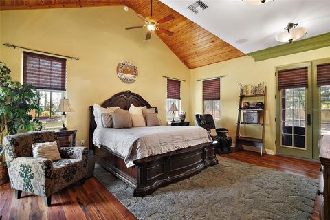 Tiny photo for 707 S Dixie Drive, Howey In The Hills, FL 34737 (MLS # G5097622)