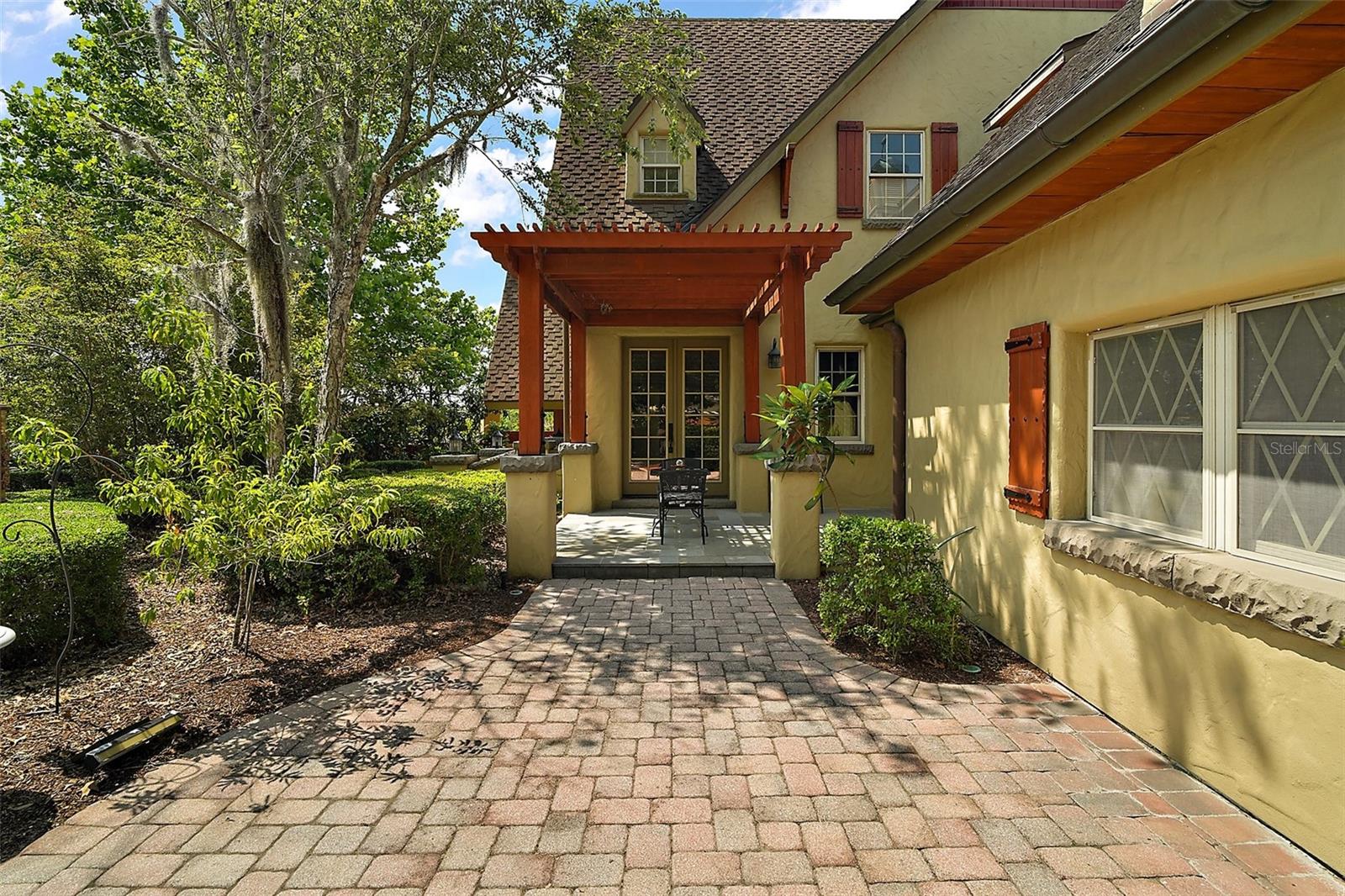 HOWEY PALM GARDENS - Residential