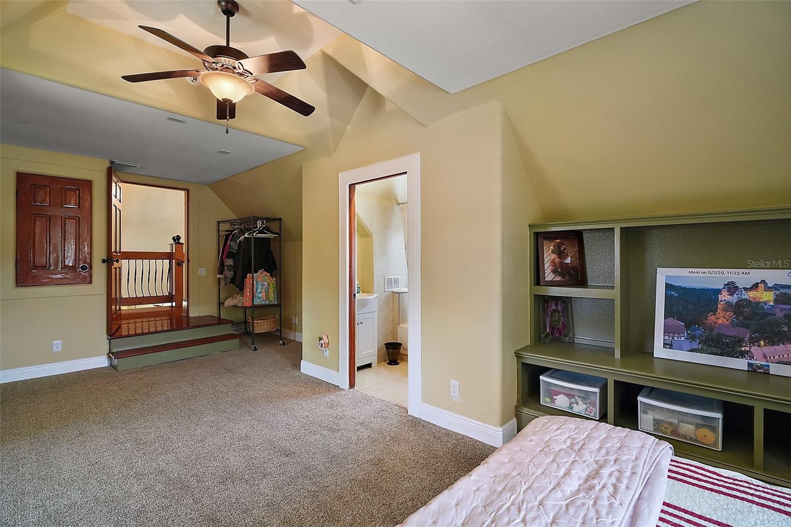 HOWEY PALM GARDENS - Residential