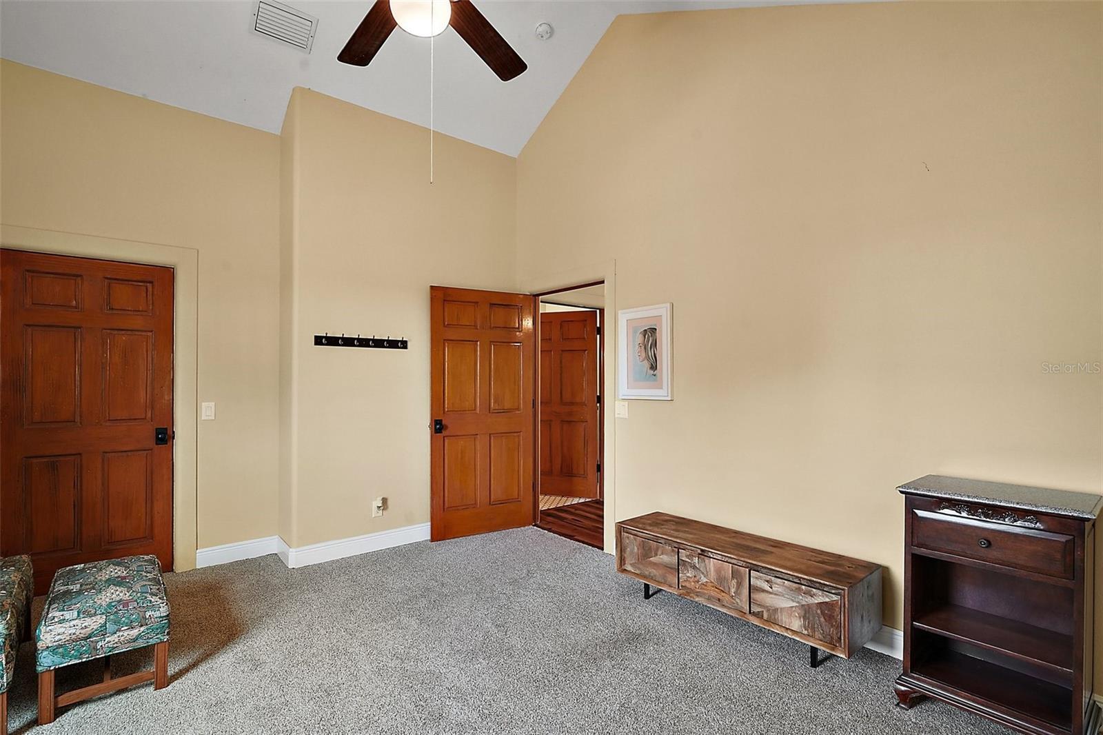 HOWEY PALM GARDENS - Residential