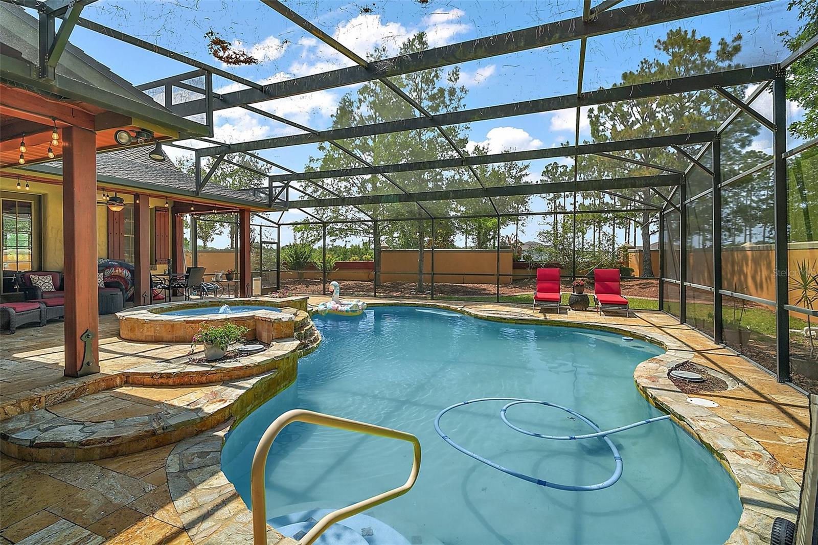 HOWEY PALM GARDENS - Residential