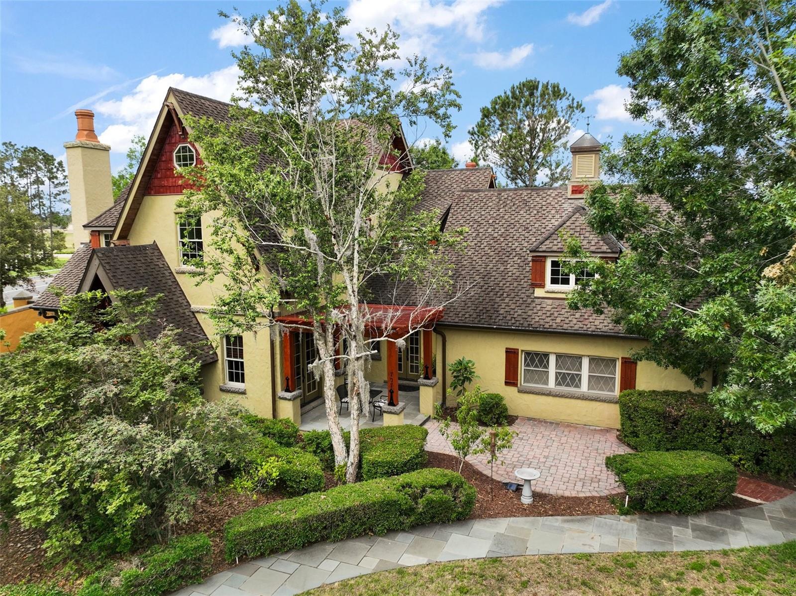 HOWEY PALM GARDENS - Residential