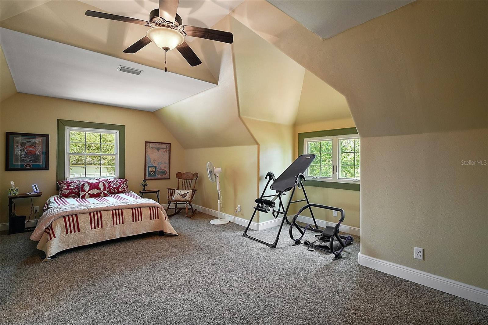 HOWEY PALM GARDENS - Residential