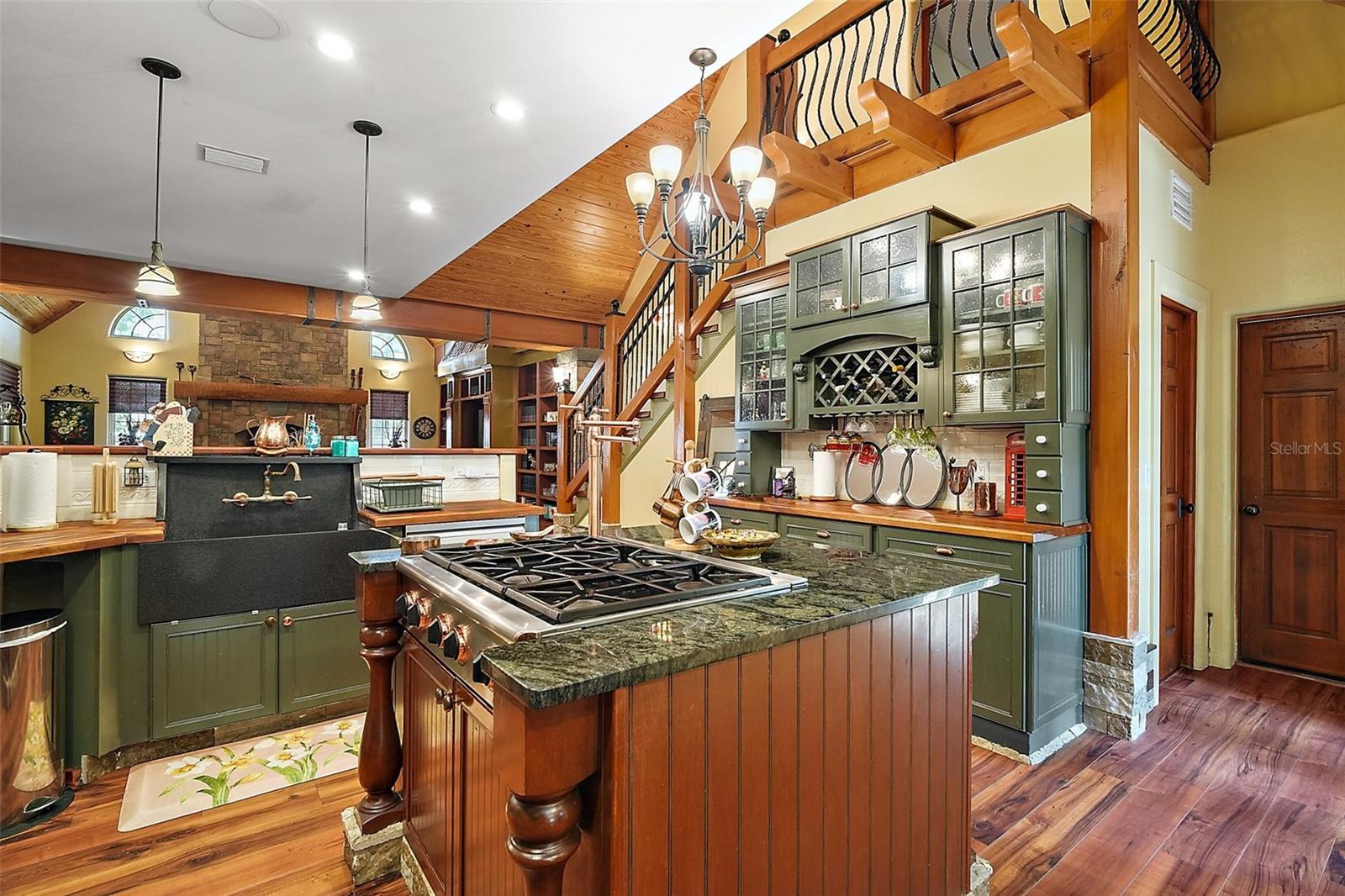 HOWEY PALM GARDENS - Residential