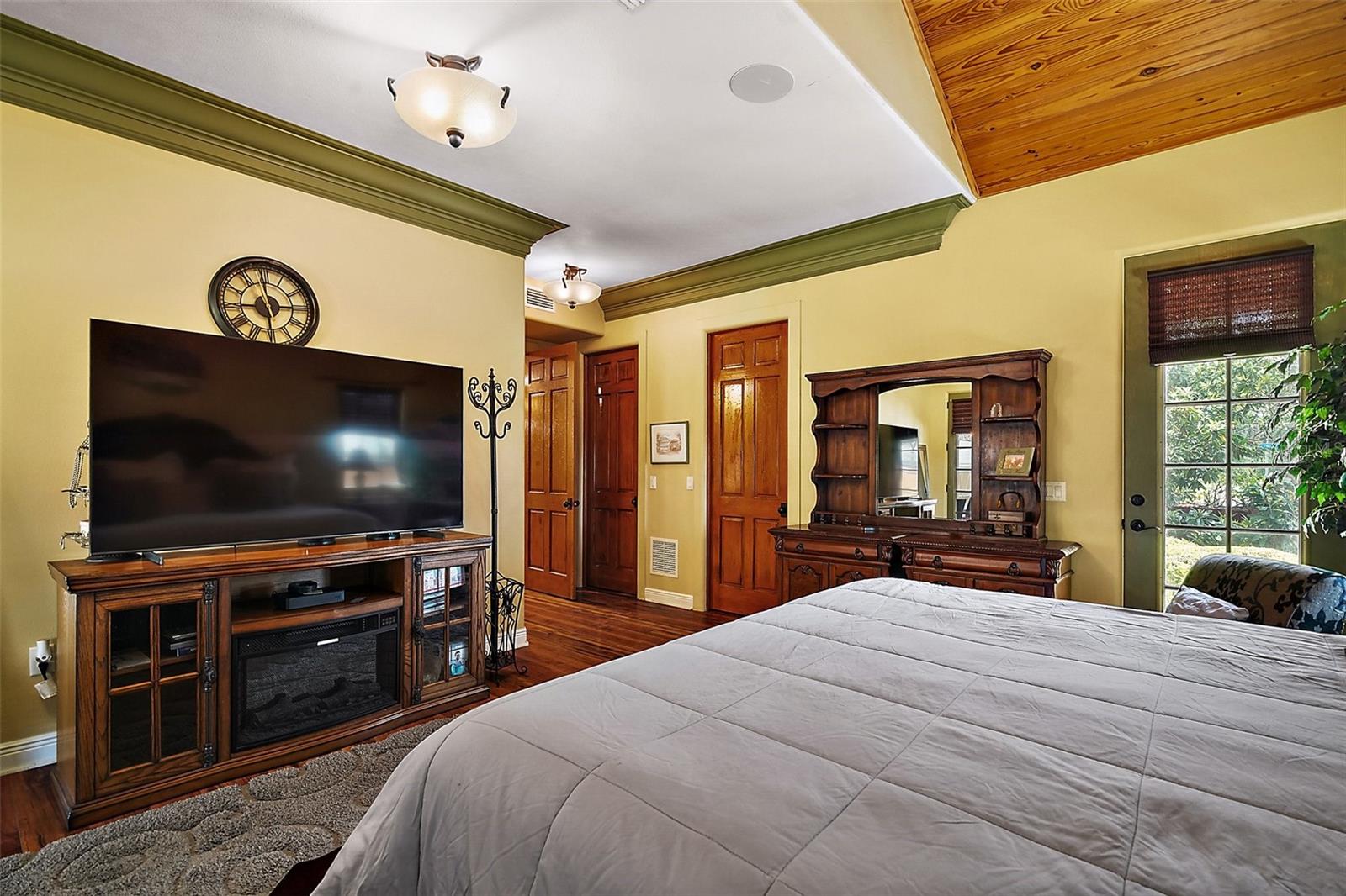 HOWEY PALM GARDENS - Residential