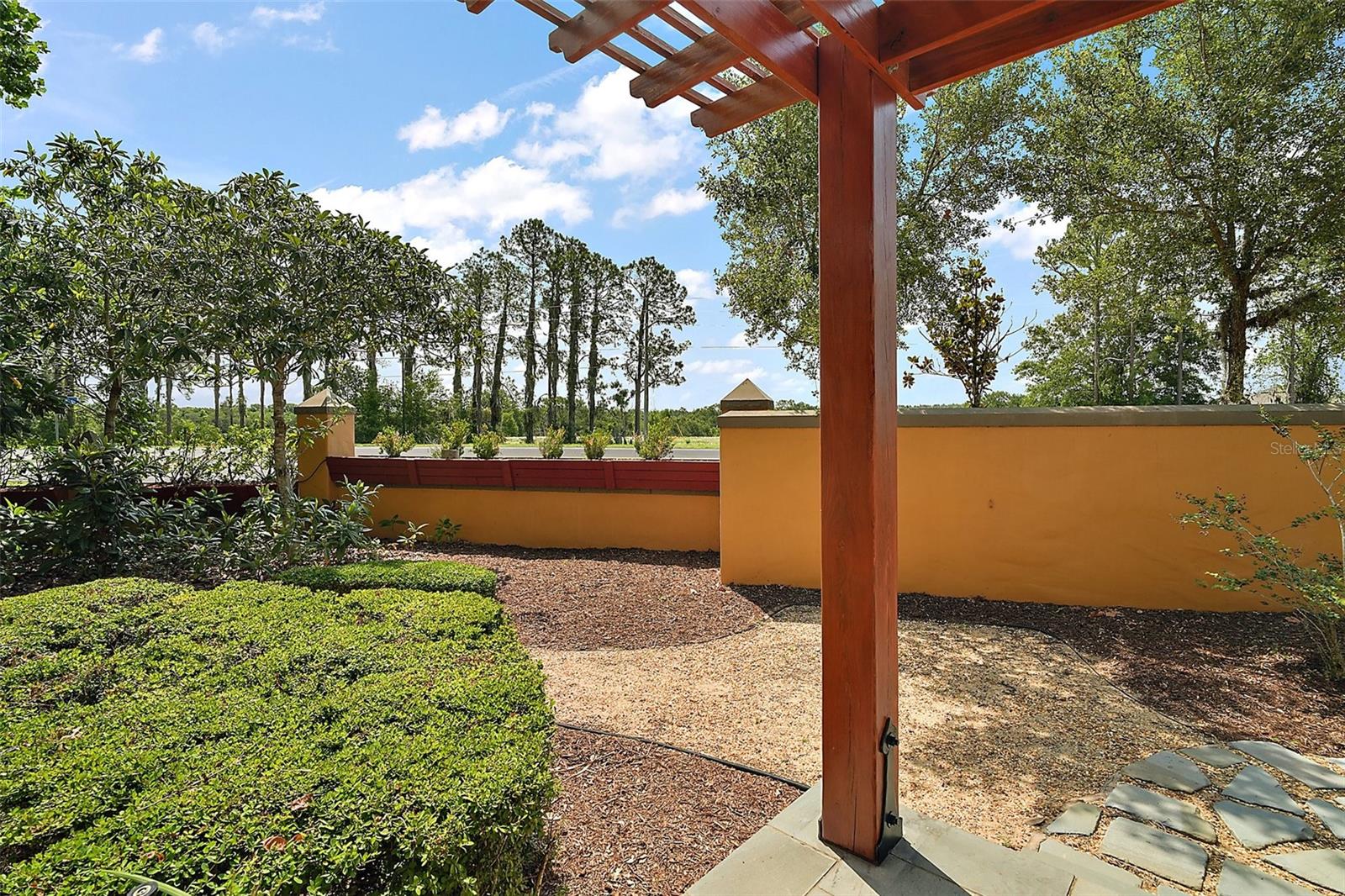 HOWEY PALM GARDENS - Residential