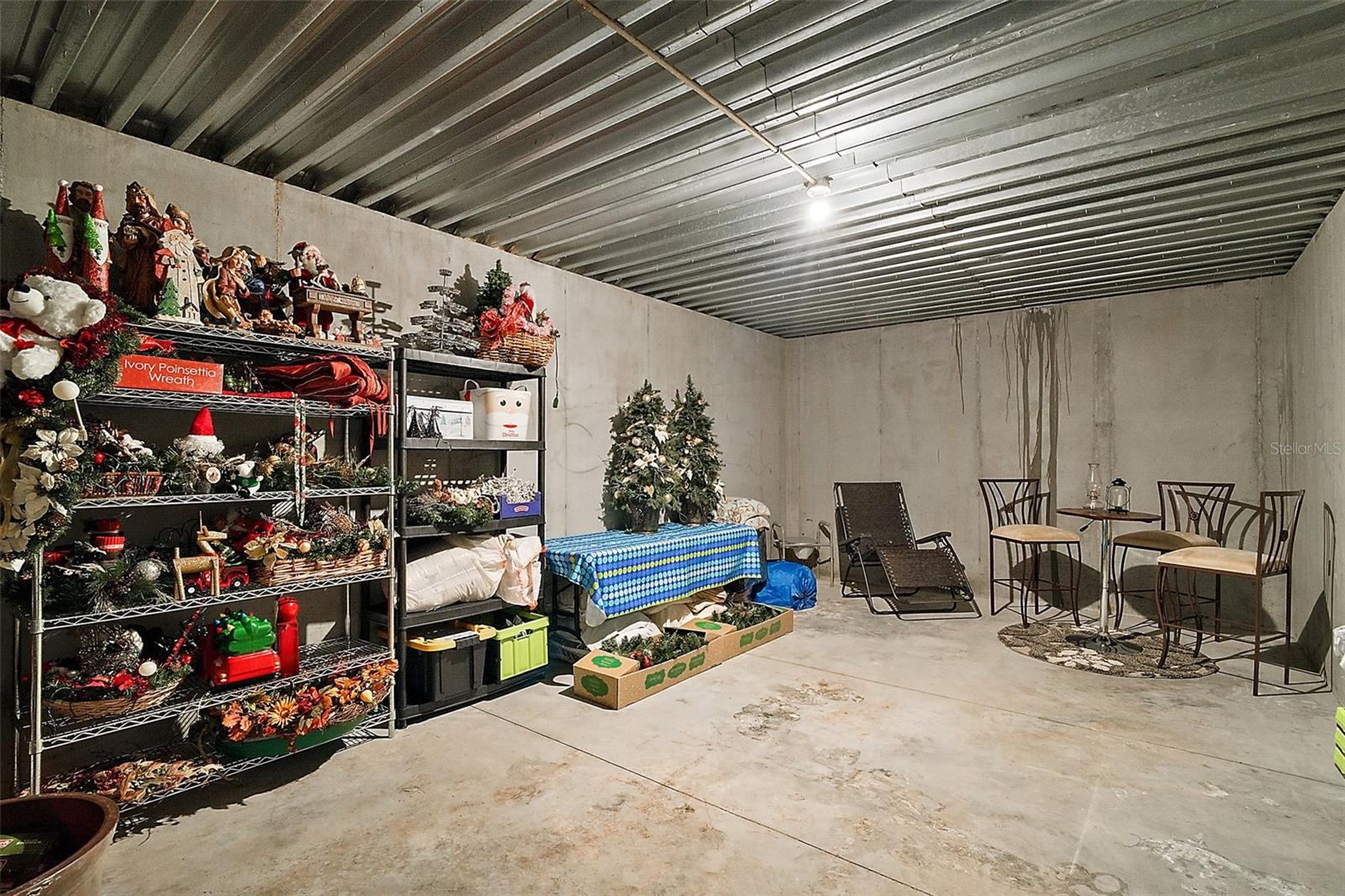 HOWEY PALM GARDENS - Residential