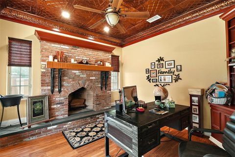 Tiny photo for 707 S Dixie Drive, Howey In The Hills, FL 34737 (MLS # G5097622)