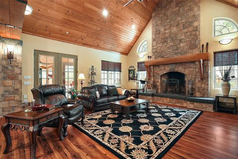 Tiny photo for 707 S Dixie Drive, Howey In The Hills, FL 34737 (MLS # G5097622)