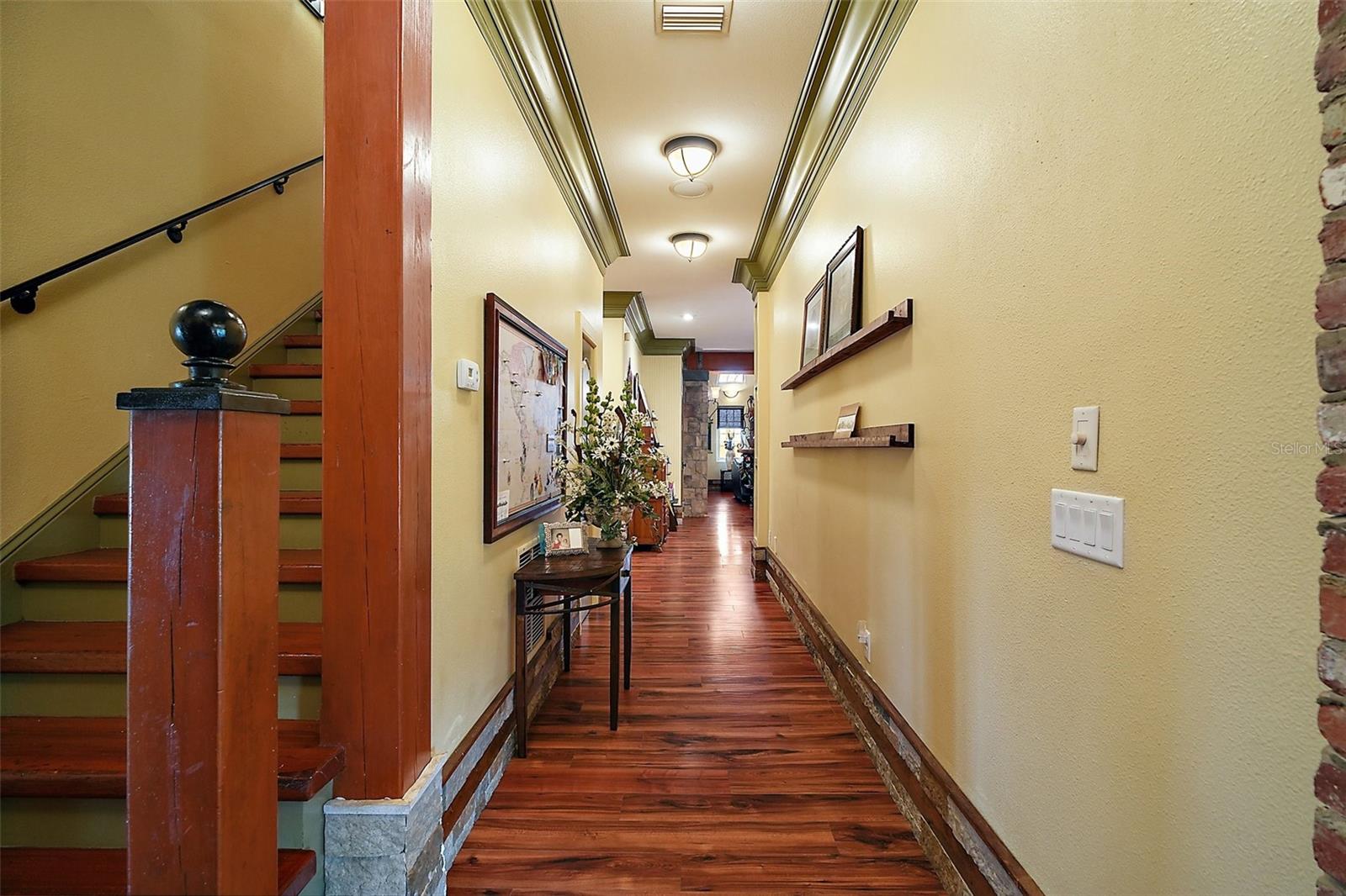 HOWEY PALM GARDENS - Residential