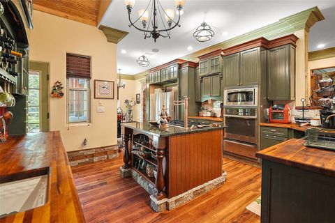 Tiny photo for 707 S Dixie Drive, Howey In The Hills, FL 34737 (MLS # G5097622)