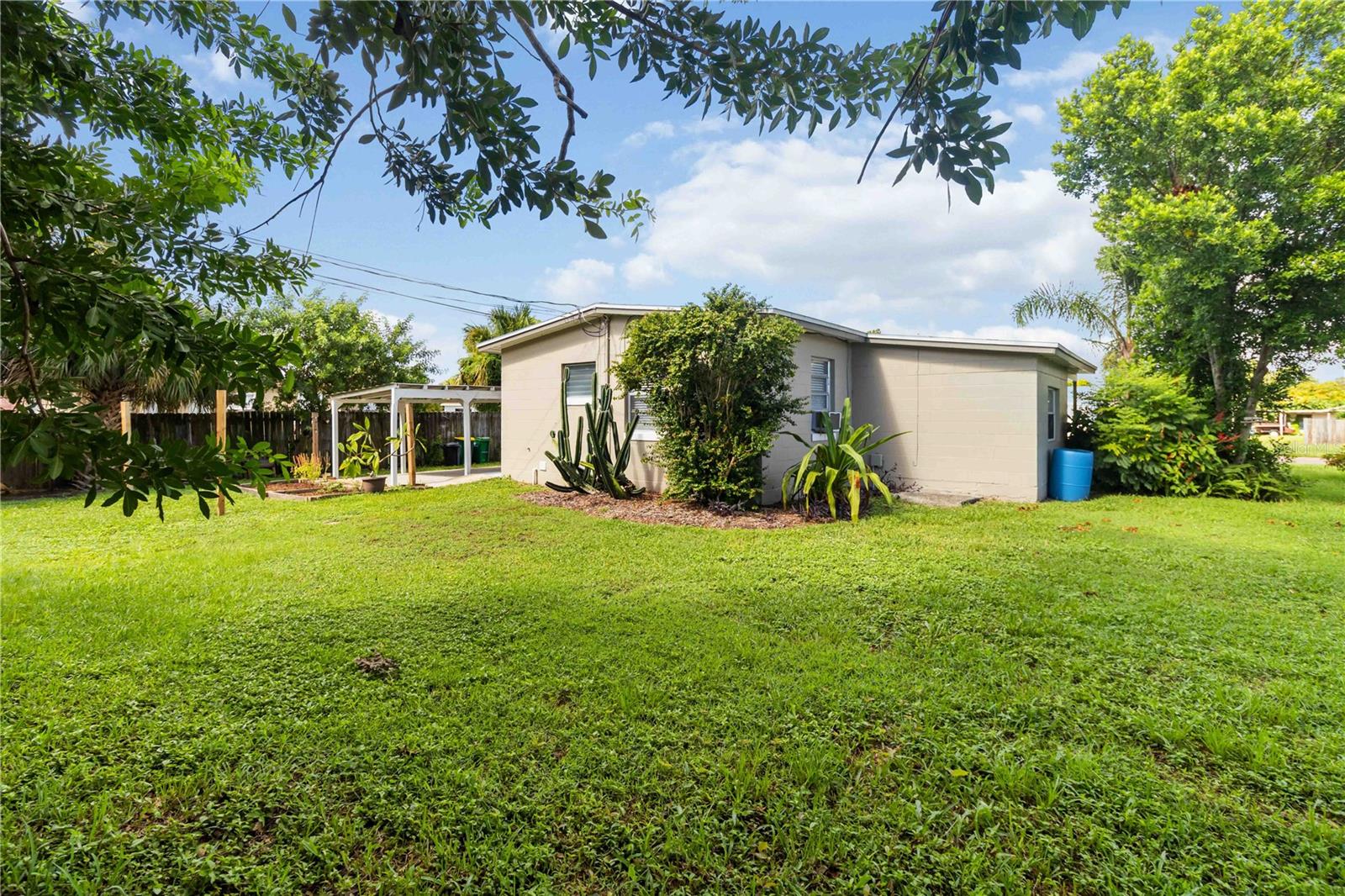 NORTH PORT ST JOHN UNIT 01 - Residential