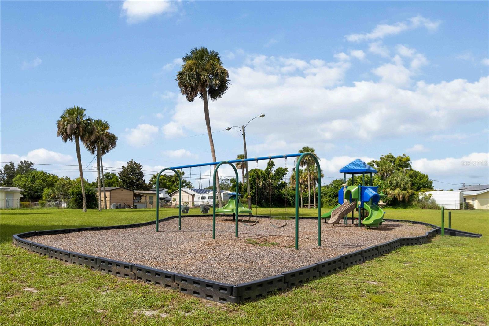 NORTH PORT ST JOHN UNIT 01 - Residential