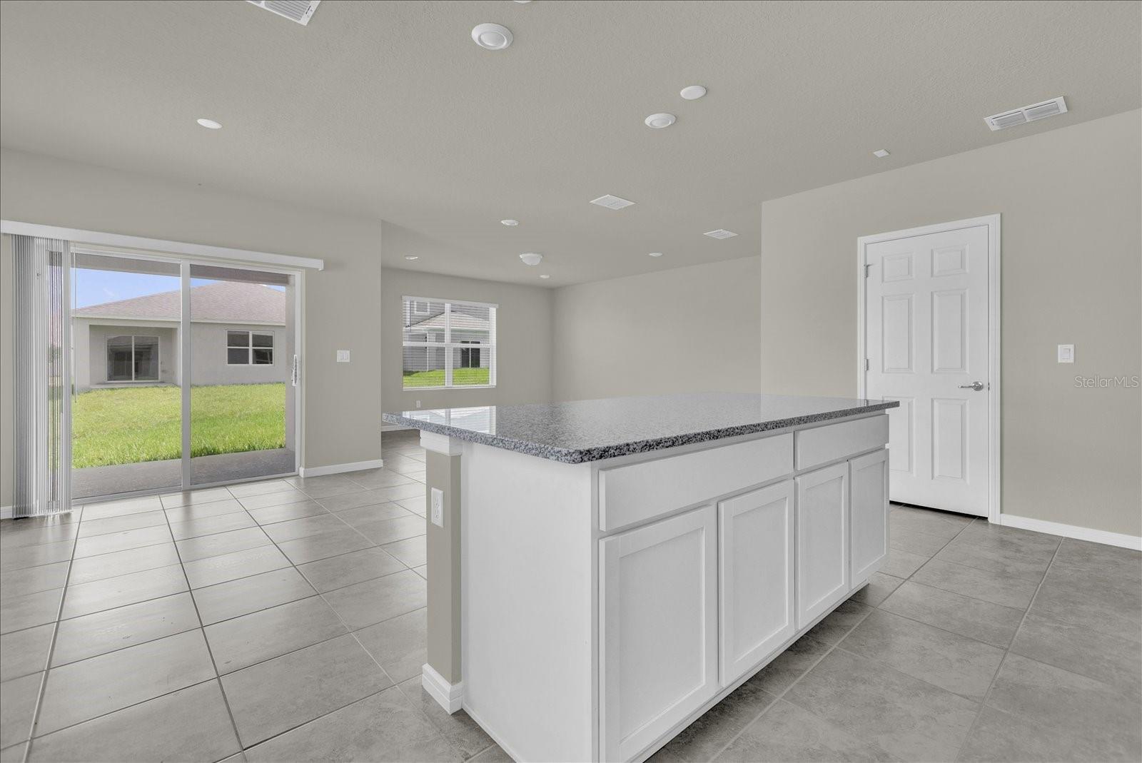 Photo 6 of 23 of 1612 ASPEN AVENUE house