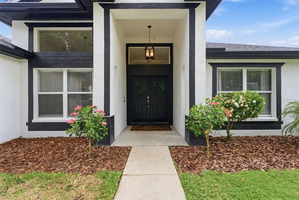 Photo of 5826 Heronview Crescent Drive, Lithia, FL 33547 (MLS # TB8508575)