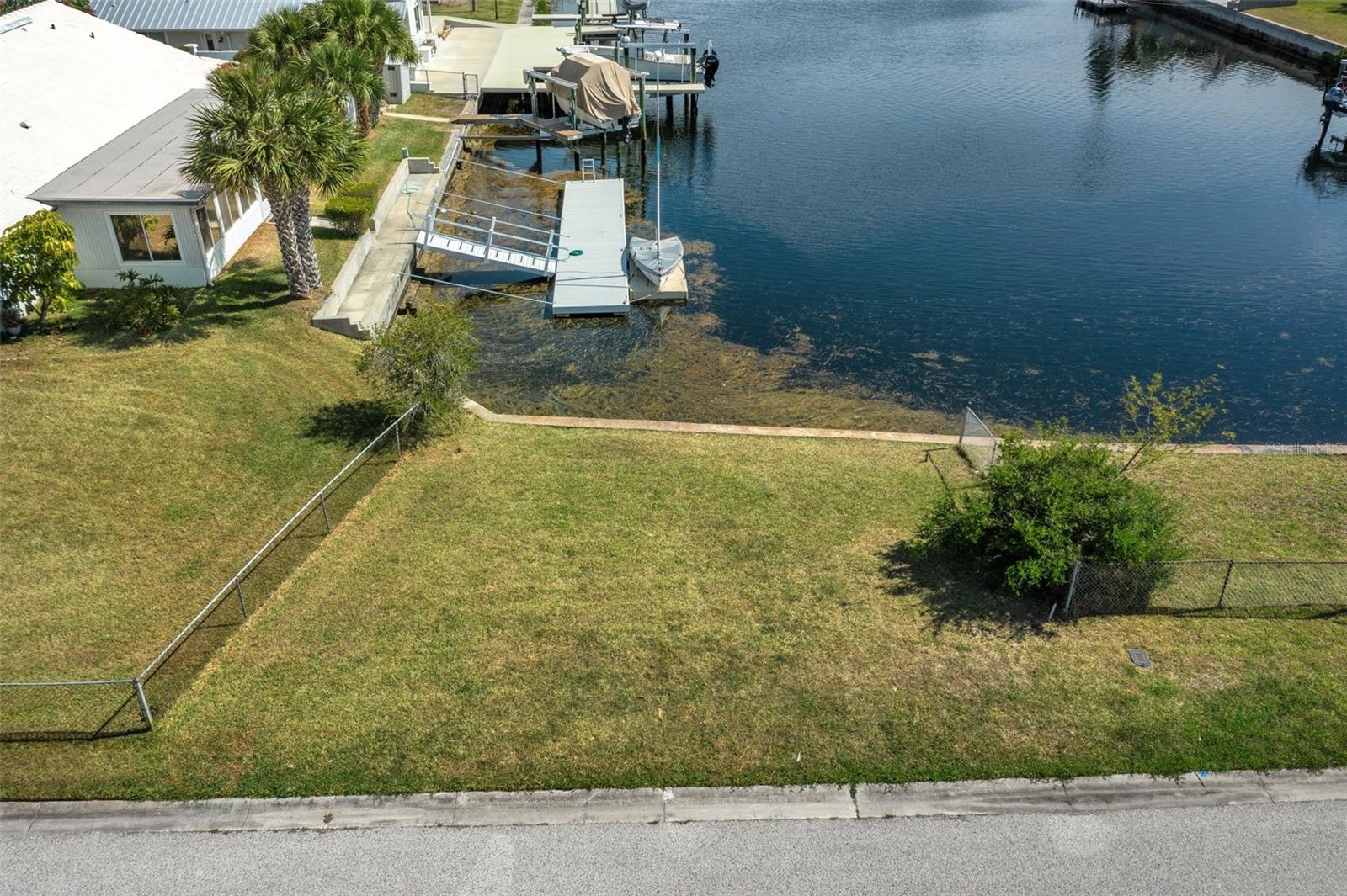 FLOR A MAR REP - Land