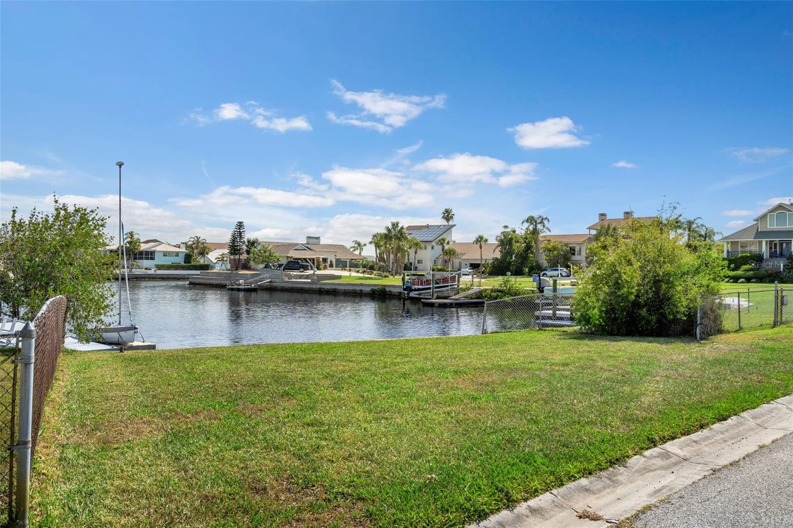 FLOR A MAR REP - Land