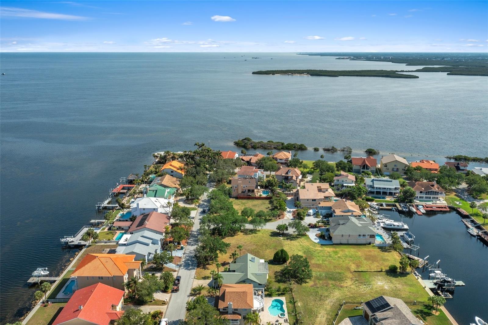 FLOR A MAR REP - Land