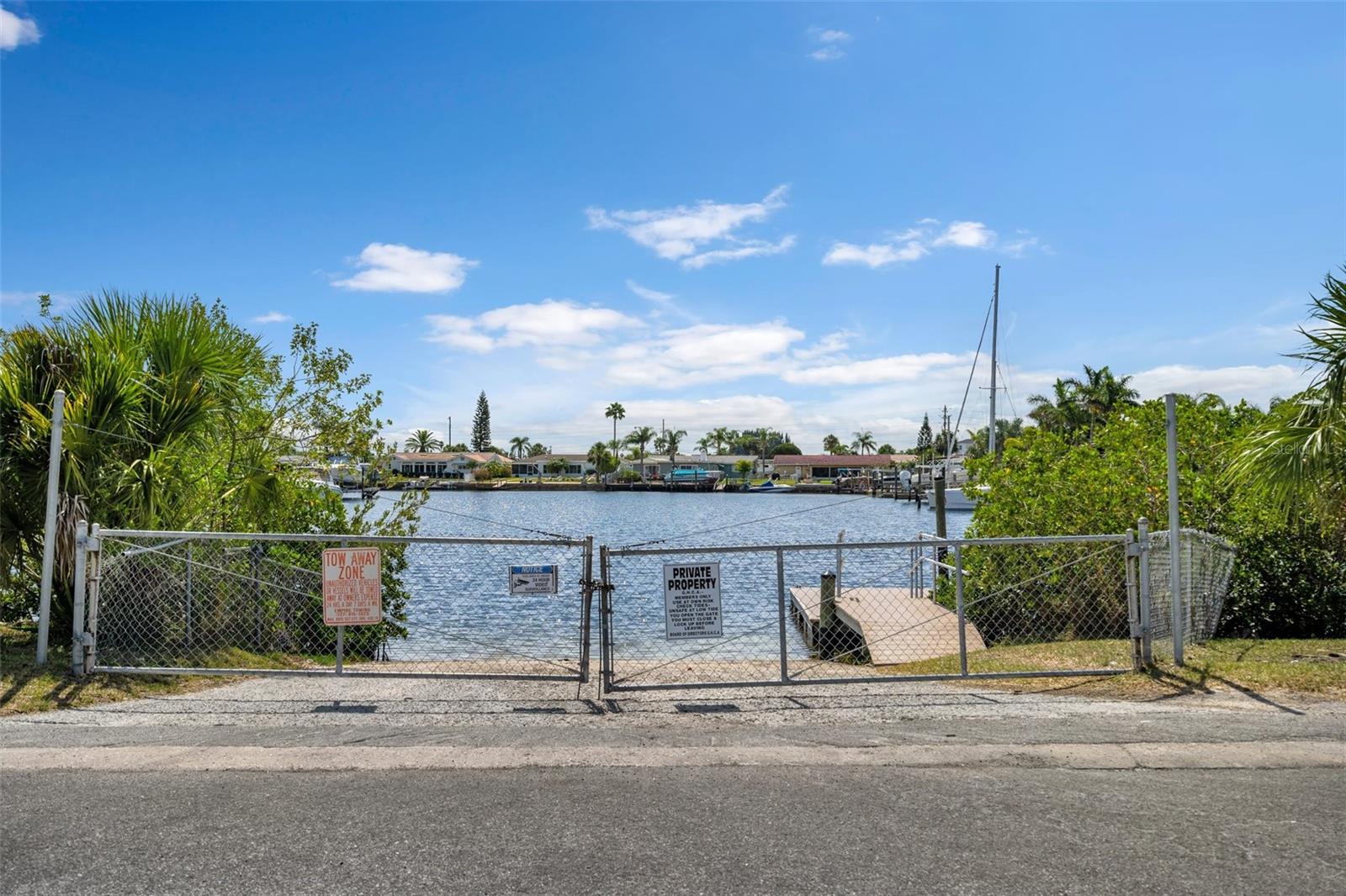 FLOR A MAR REP - Land