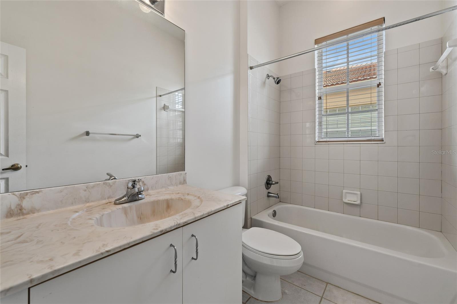 ANDROS ISLE REPL - Residential