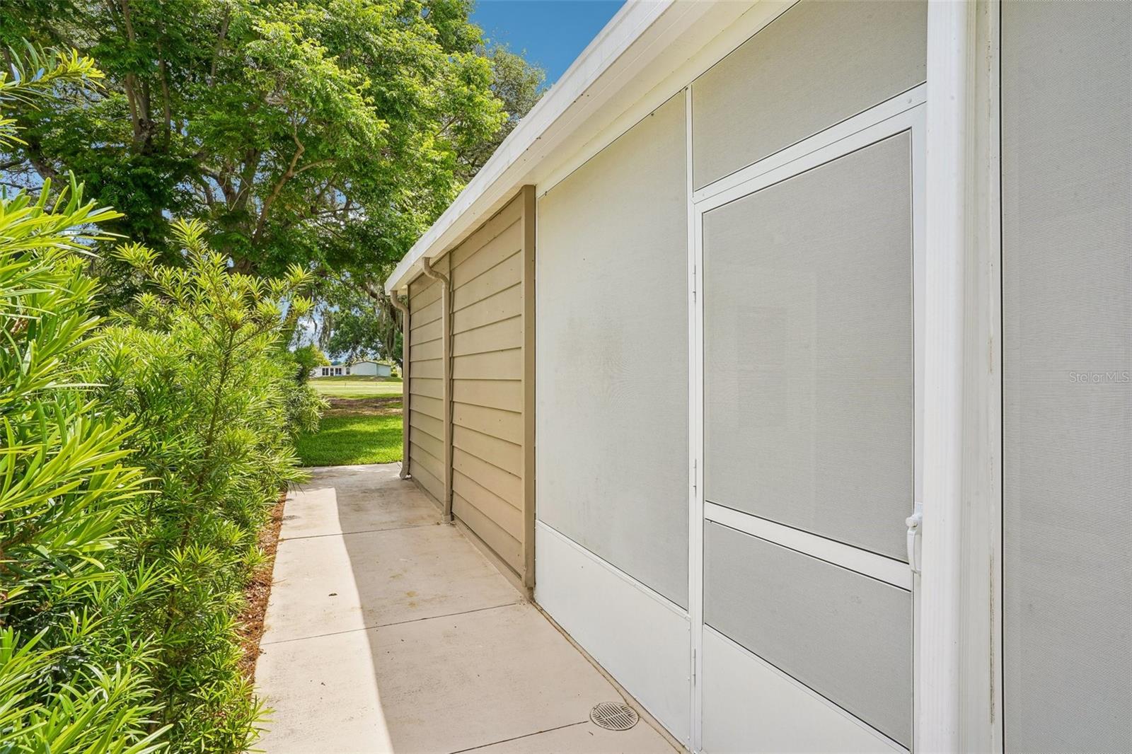 LADY LAKE ORANGE BLOSSOM GARDENS UNIT 07 - Residential