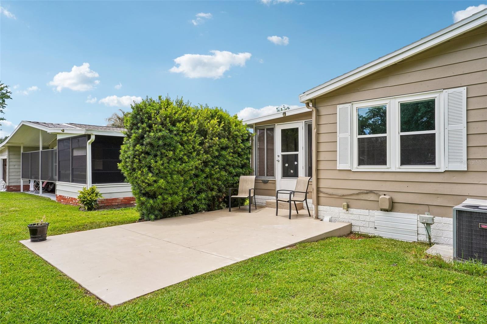LADY LAKE ORANGE BLOSSOM GARDENS UNIT 07 - Residential