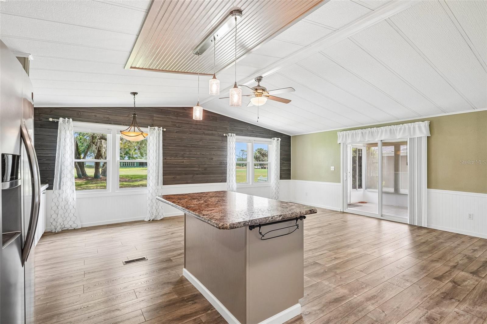 LADY LAKE ORANGE BLOSSOM GARDENS UNIT 07 - Residential