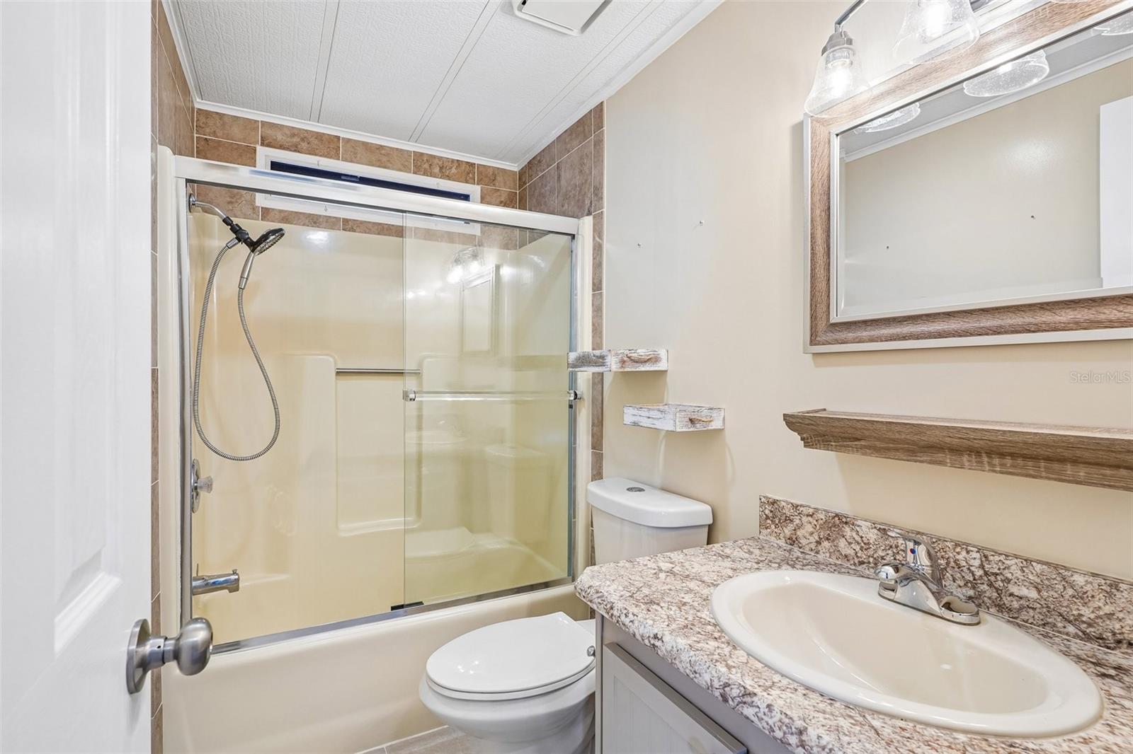 LADY LAKE ORANGE BLOSSOM GARDENS UNIT 07 - Residential