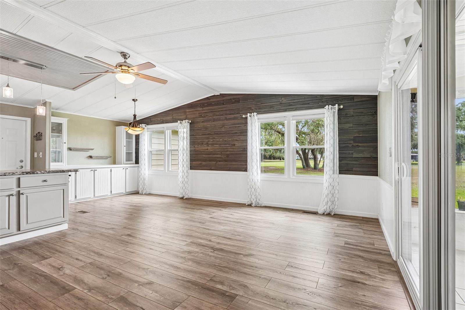 LADY LAKE ORANGE BLOSSOM GARDENS UNIT 07 - Residential