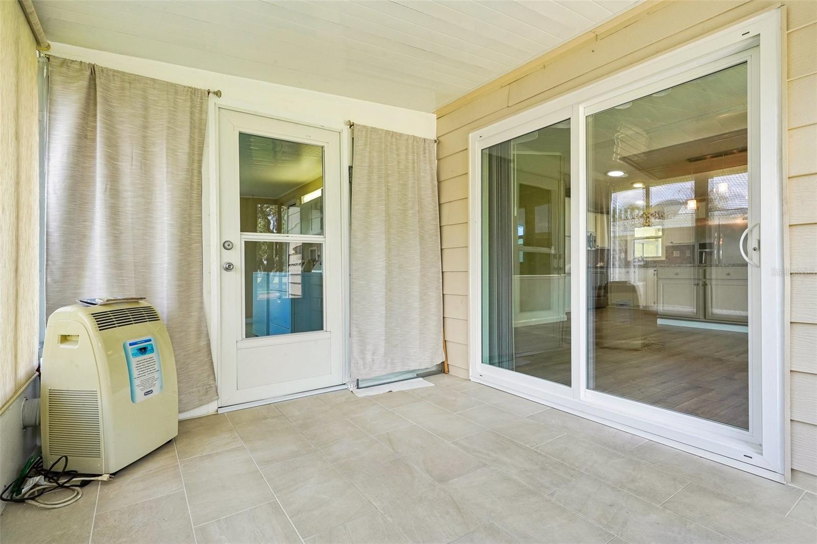 LADY LAKE ORANGE BLOSSOM GARDENS UNIT 07 - Residential
