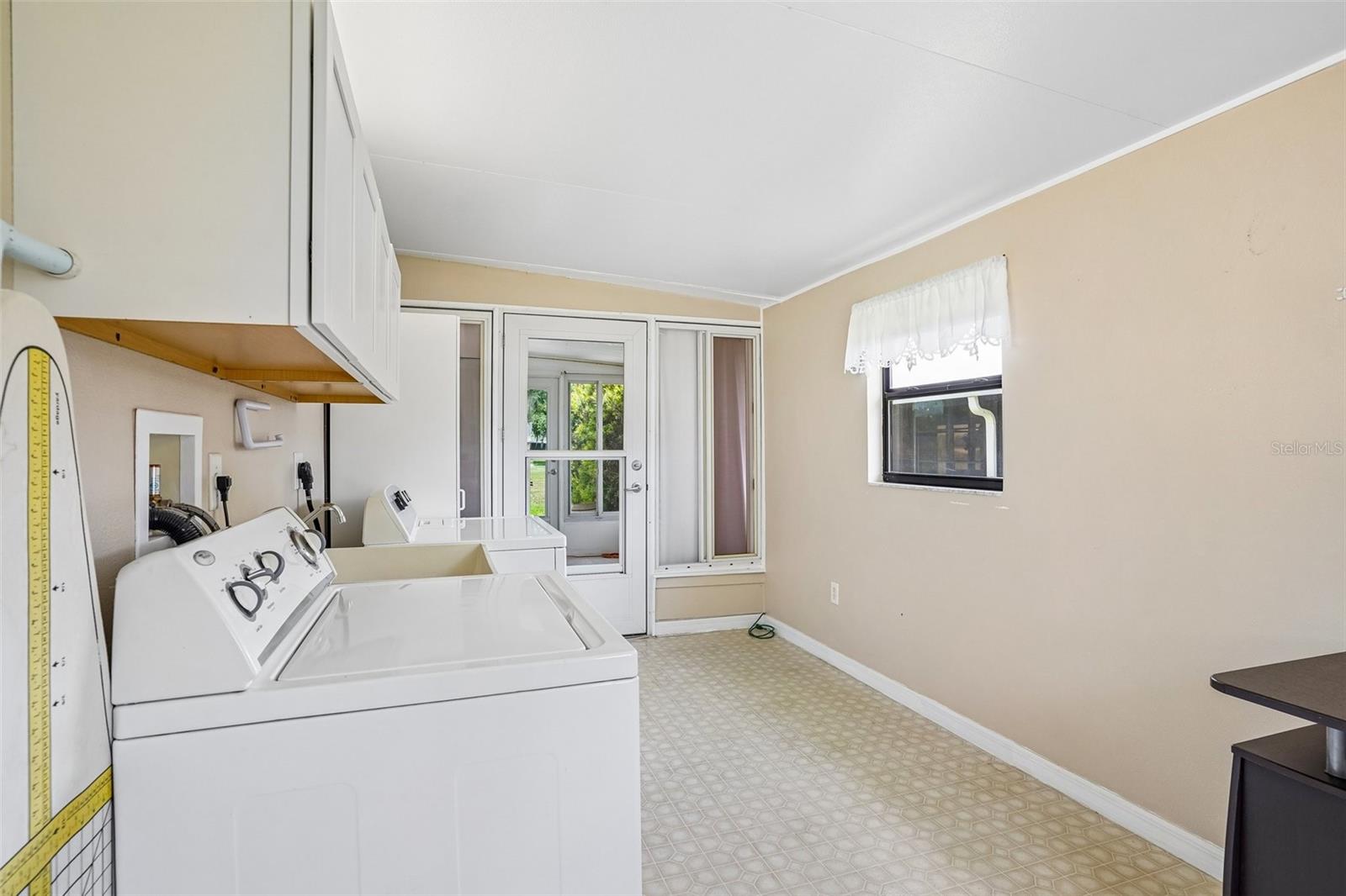 LADY LAKE ORANGE BLOSSOM GARDENS UNIT 07 - Residential