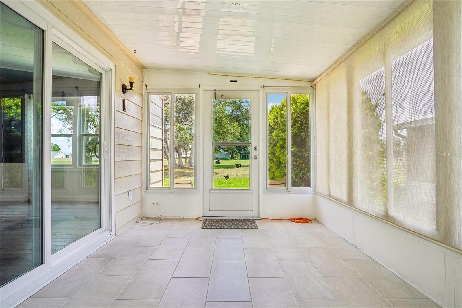 LADY LAKE ORANGE BLOSSOM GARDENS UNIT 07 - Residential