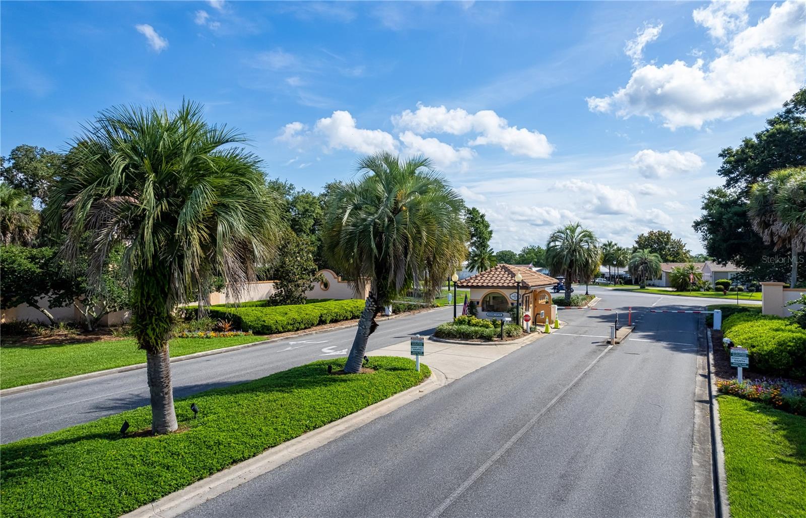 LADY LAKE ORANGE BLOSSOM GARDENS UNIT 07 - Residential