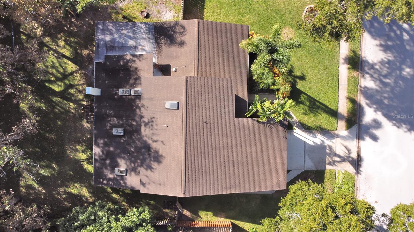 852 VILLAGE WAY