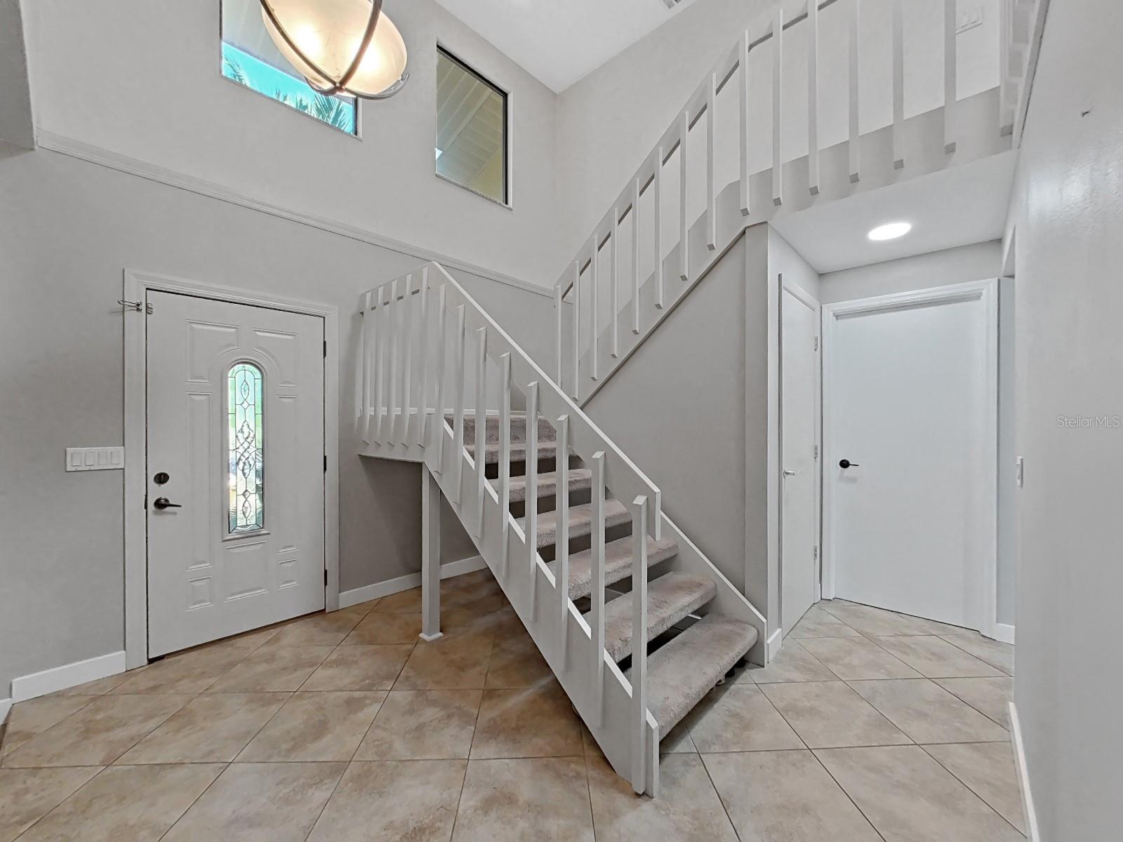 852 VILLAGE WAY
