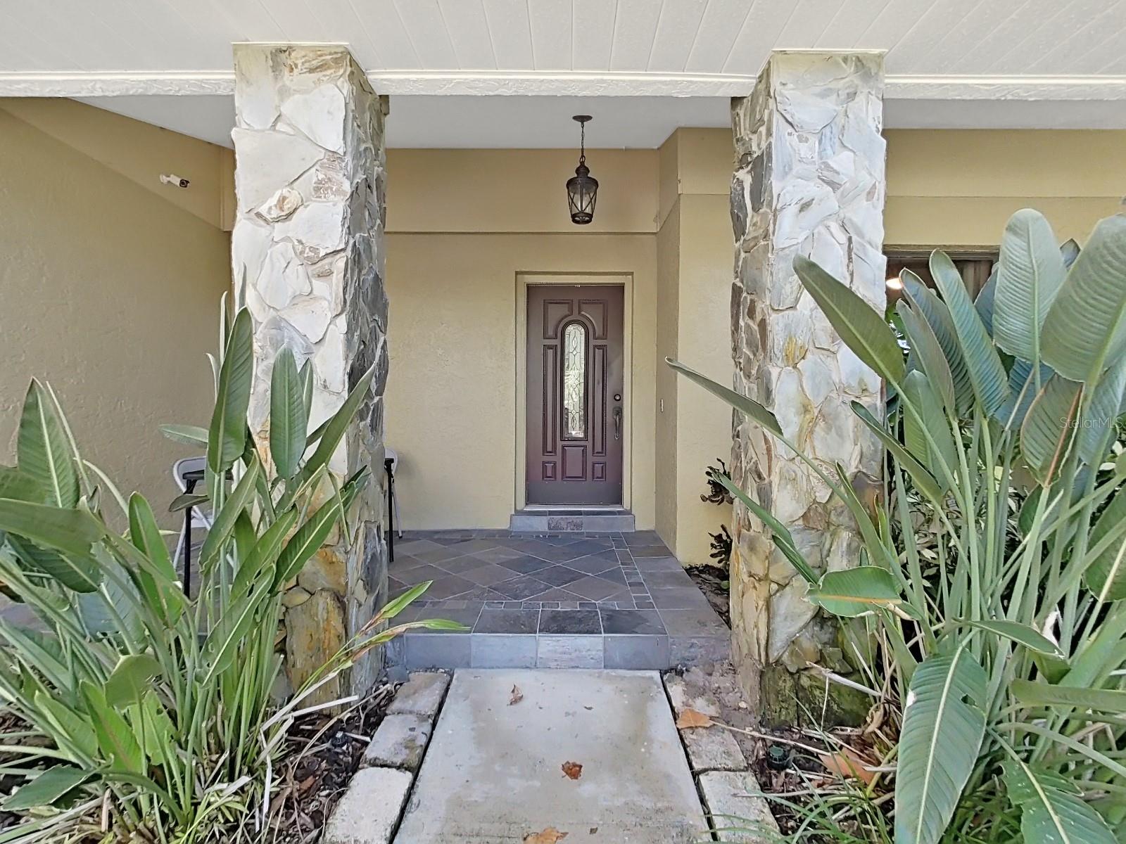 852 VILLAGE WAY